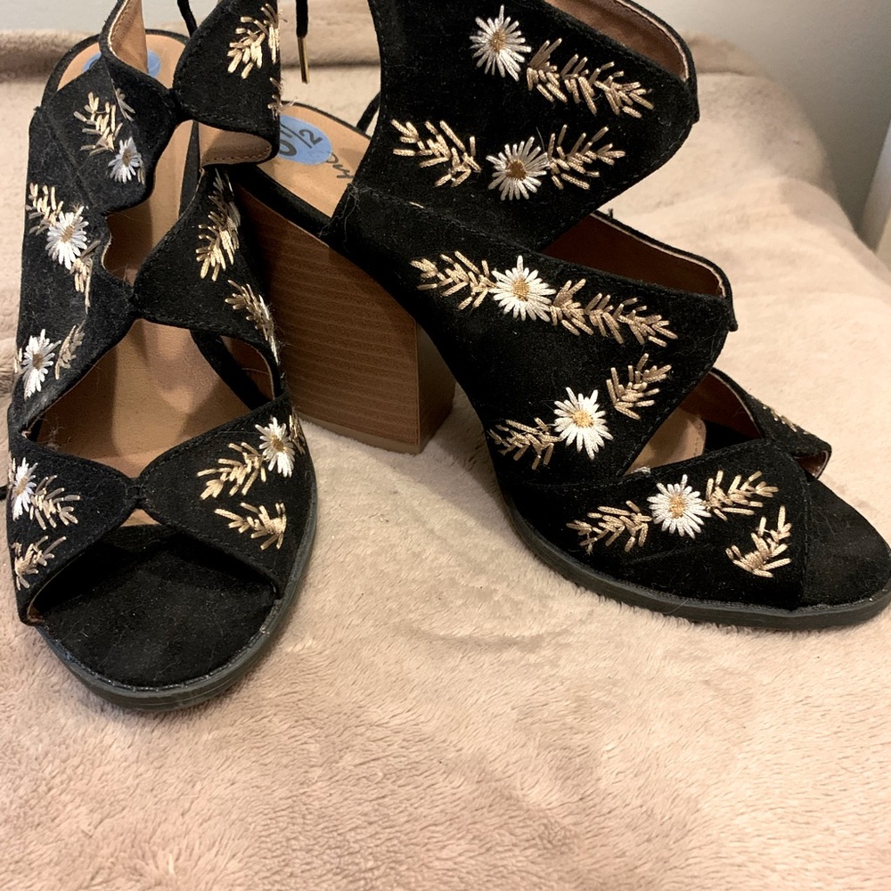 Floral shoes